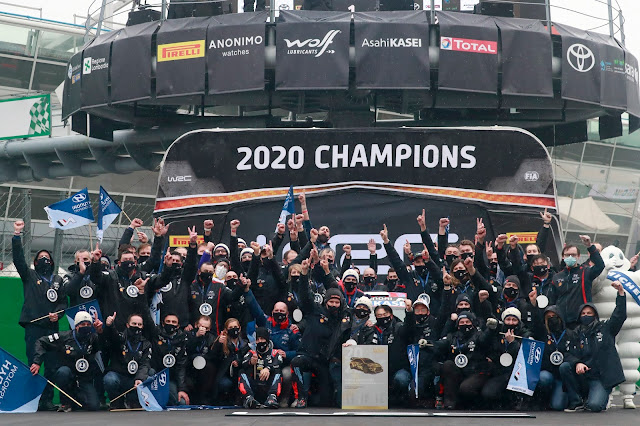 Hyundai World Rally Team Celebrate winning the World Rally Championship