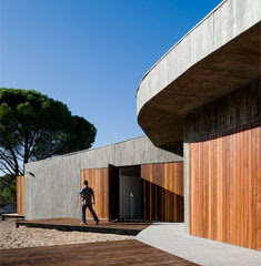 Dune House by Pereira Miguel Arquitectos