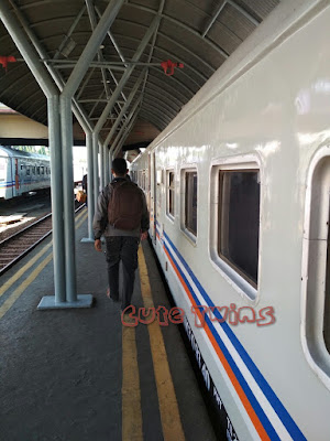 naik kereta logawa ke jogja dari surabaya