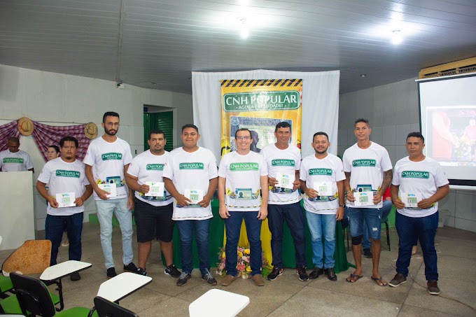 Prefeitura entrega novas carteiras de habilitação e lança a 4ª turma do programa CNH Popular em Buriti dos Lopes