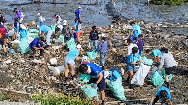 彰化縣聯合淨灘護海洋 大城鄉潮間帶垃圾攔截收集