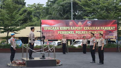 Kapolres Cianjur Pimpin Upacara Korps Raport Kenaikan Pangkat Pengabdian Personel Polres