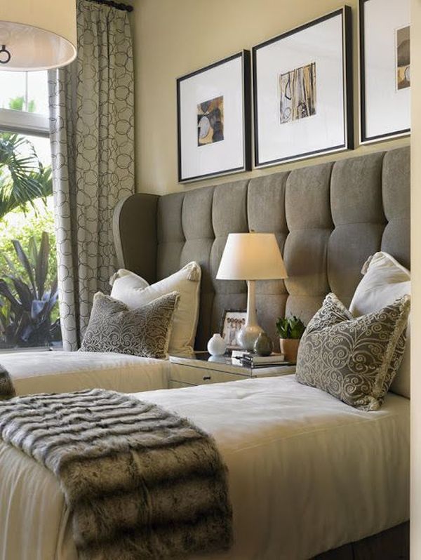 Eye For Design: Decorating With Grown-Up Twin Beds - MirroreD NighstanD Between BeDs