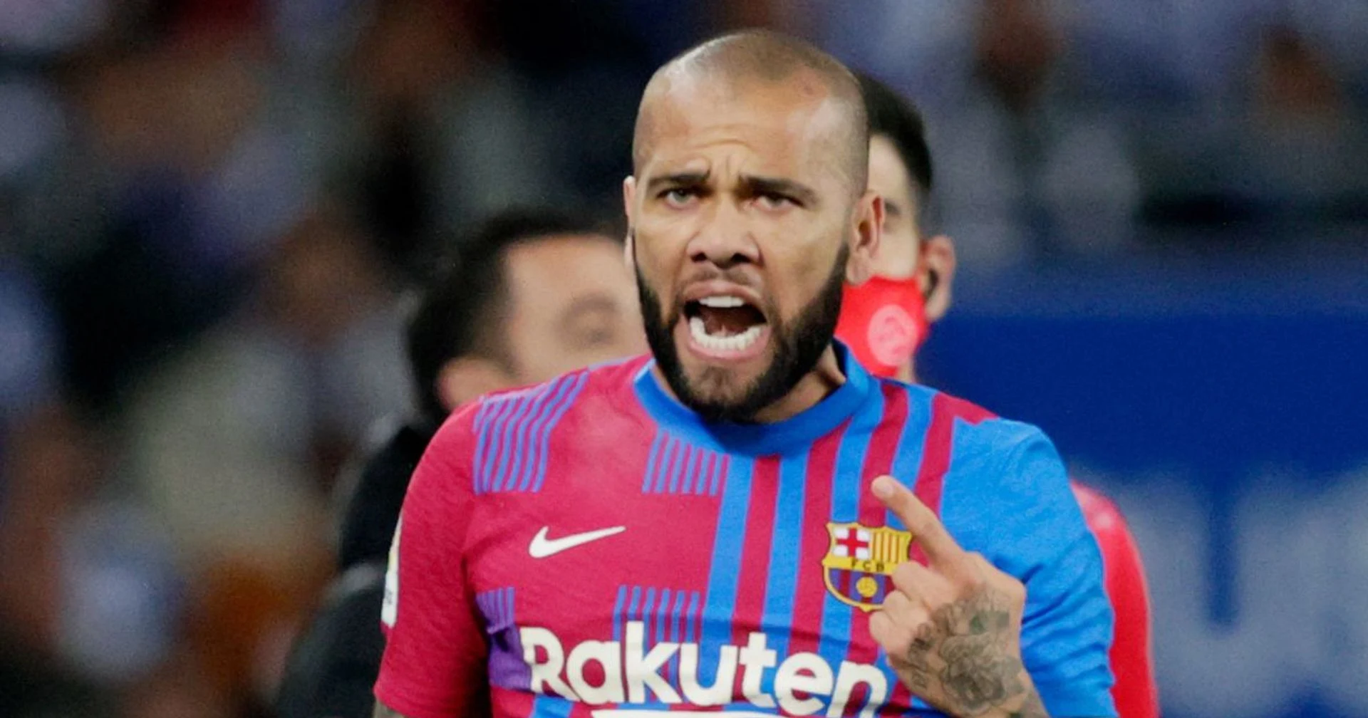 Dani Alves set to leave Barcelona this summer