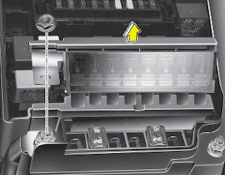 Multi fuse location in the engine compartment