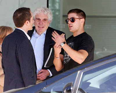 Zac Efron out for his CAA Meeting Photos