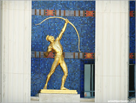 Hall of State en el Fair Park de Dallas: "Tejas Warrior"