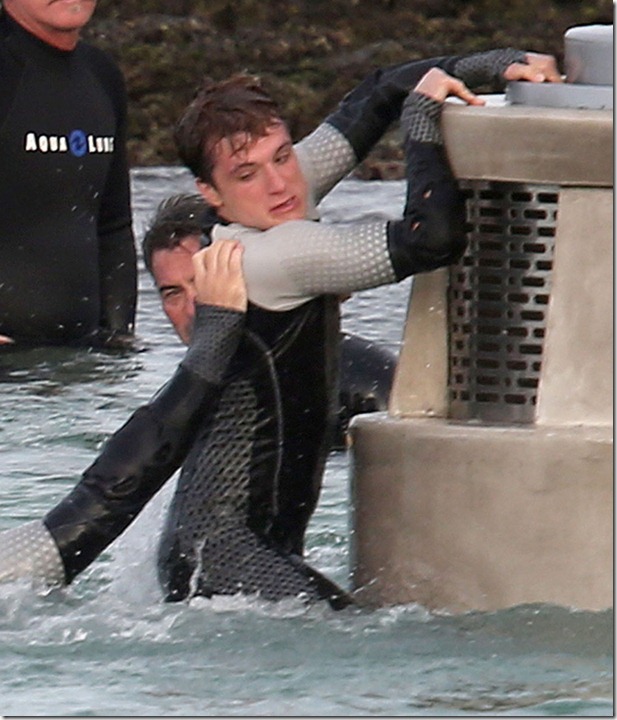 jennifer-lawrence-hunger-wet-6