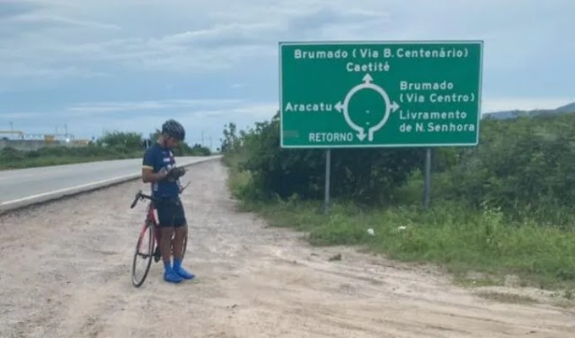 Araciense cumpre promessa ao pedalar até Brasília para acompanhar a posse de Lula