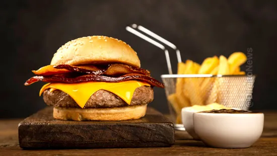 rede fast food condenada por mandar empregado alterar validade produtos vencidos