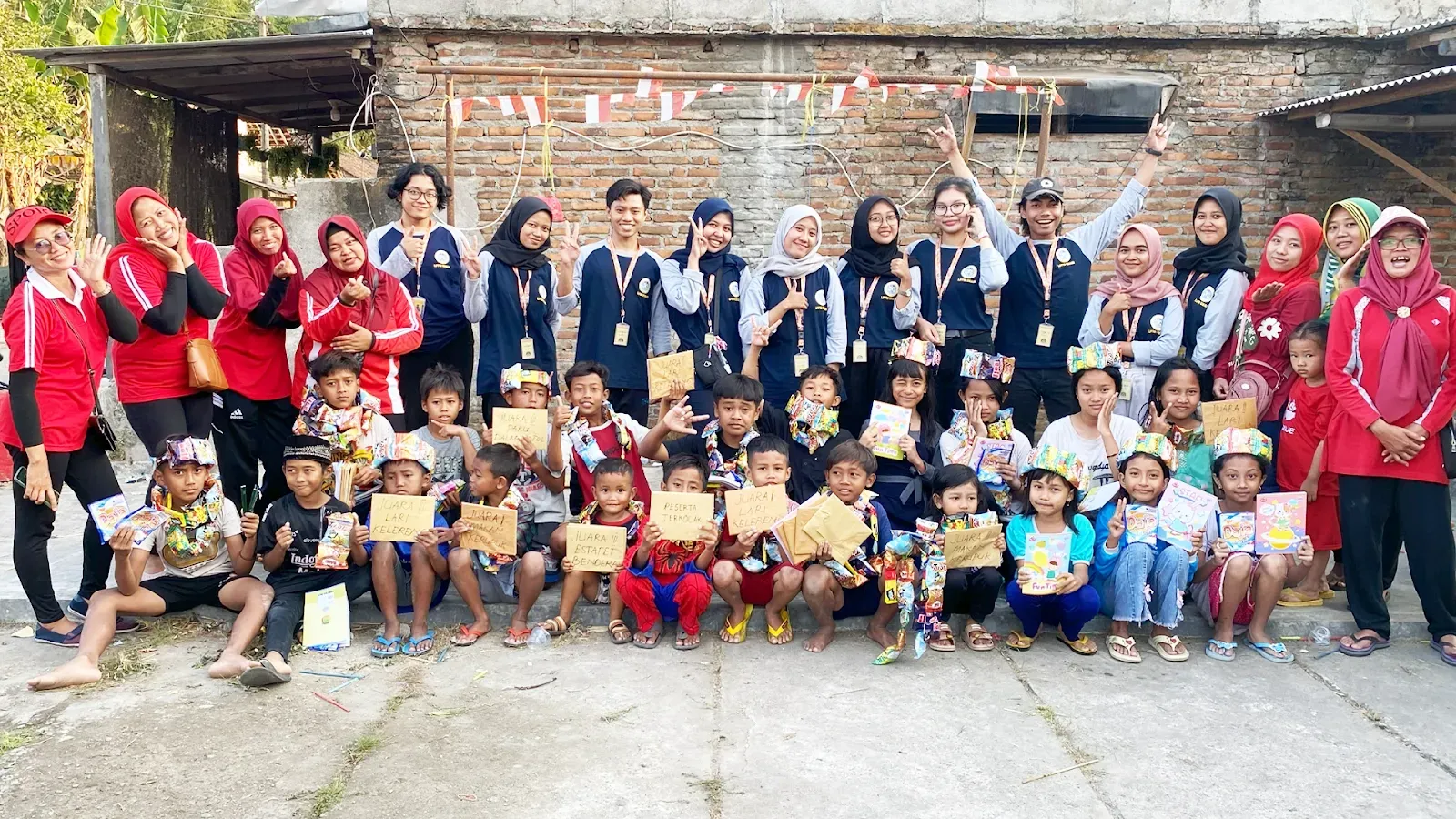 foto-bersama-ibu-pkk-lomba-kemerdekaan