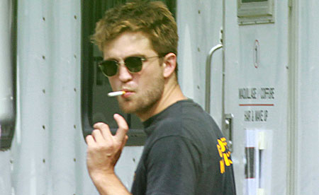 robert pattinson and kristen stewart smoking together. kristen stewart smoking pot