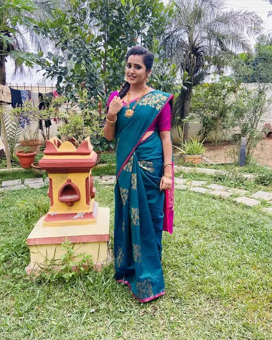 Vijay TV Anchor Jacquline Fernandas