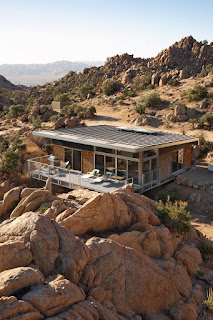 Prefab desert house, California