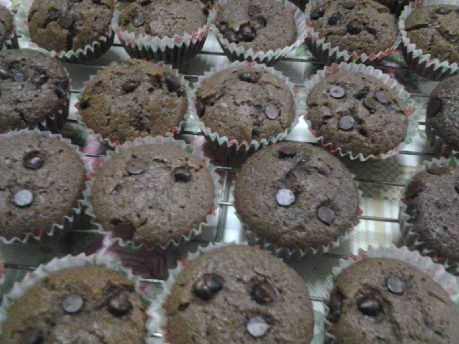 Kekilhamku: MUFFIN COKLAT MOIST