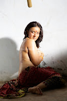 Pooja, gandhi, showing, her, body