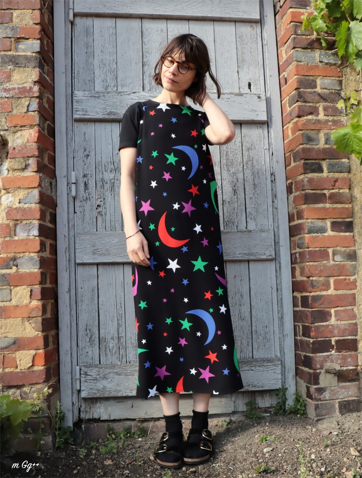 Une Robe Etoilée pour Lo... (Patron Maison) de chez m Gg++