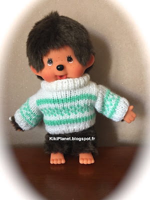 Pull blanc et vert pour Kiki ou Monchhichi - tricot - vêtement - vintage