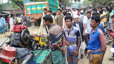 কালো রাস্তা রক্তে লাল