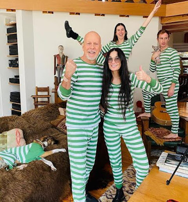 Bruce Willis y Demi Moore usaron pijamas a juego mientras se autoaislaban con sus hijos