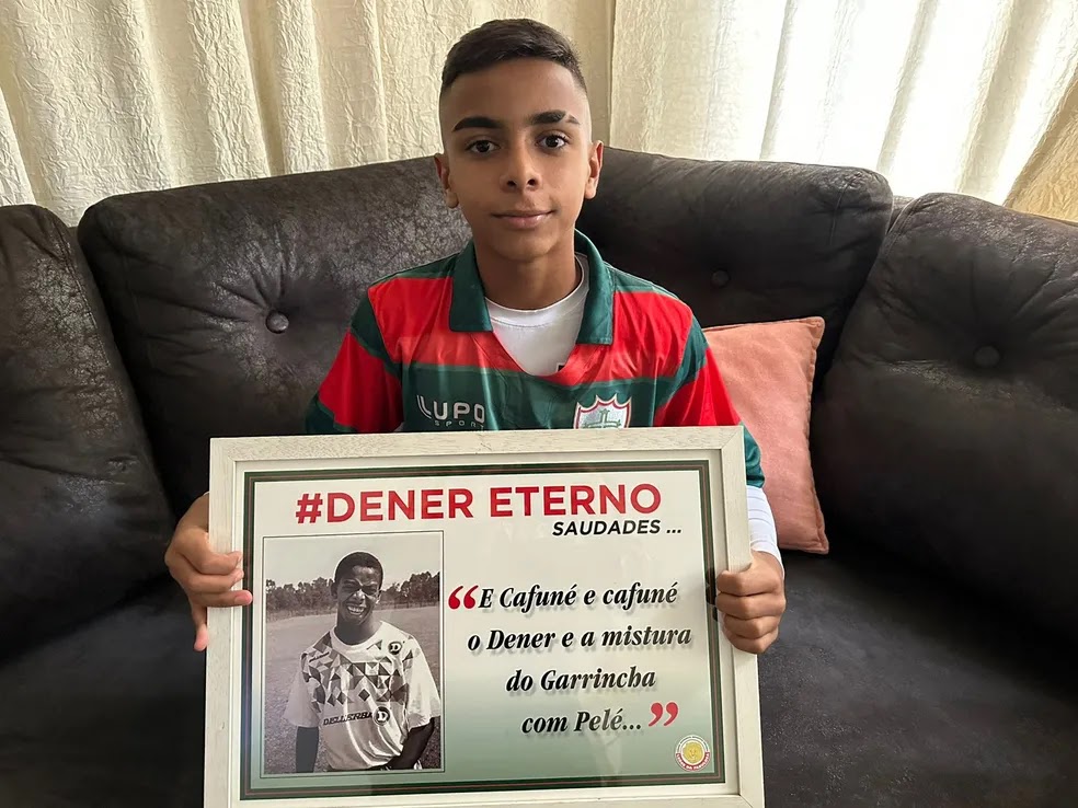 Raphinha de luto pela morte de jovem jogador brasileiro