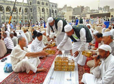 Gambar Puasa Masjidil Haram Terbaru Saat Berbuka