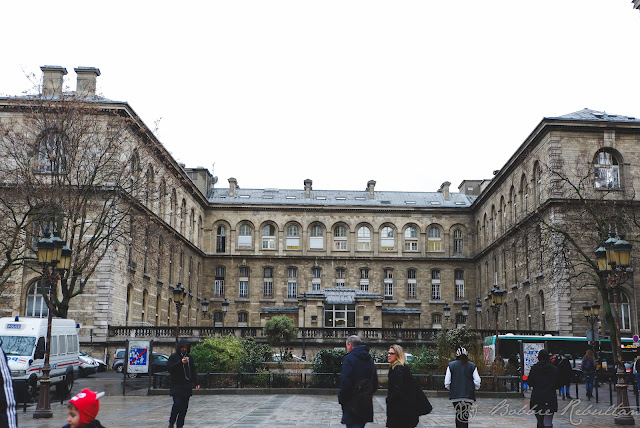 Hospital along Rue de la Cite