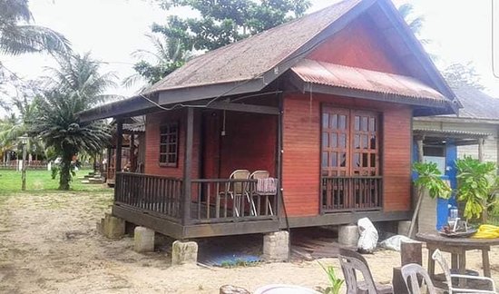  Chalet  Kayu  Ala Kampung Depan Pantai Cherating Untuk  
