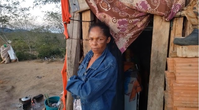 Você reclama da vida? Conheça a história triste de uma família que vive em um barraco há 6 anos em Macajuba