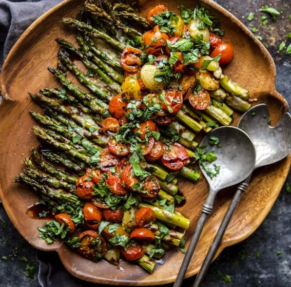 CAPRESE ROASTED ASPARAGUS #vegetarian #easterdinner