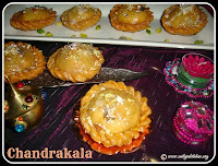 Chandrakala / Chandrakala Gujiya recipe, Chandrakala Recipe / Stuffed Sweet Puffs Recipe