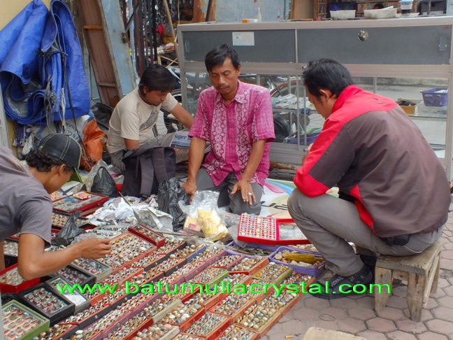 JAVA GEMSTONES Pusat  Batu  Mulia Kota Mojokerto