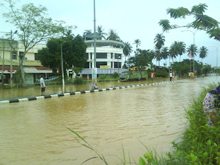 terkandas dalam banjir