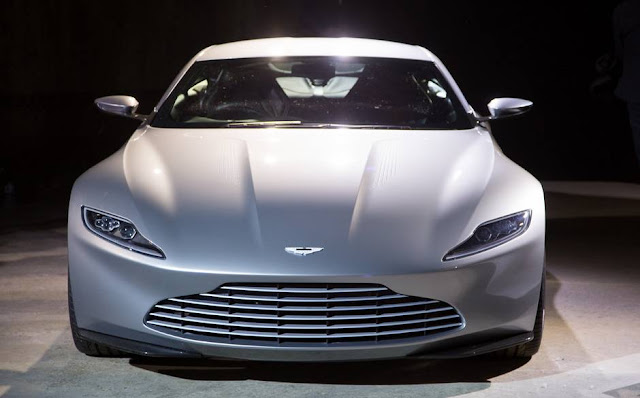Aston Martin DB10 
