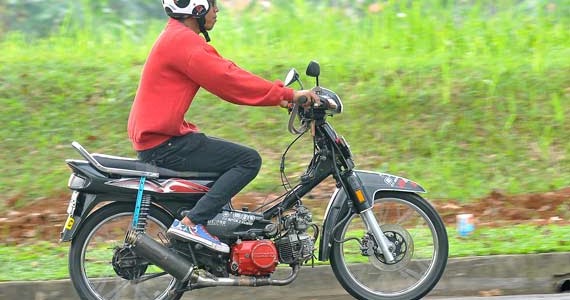 Modifikasi motor bebek Honda Astrea Grand  MODIFIKASI MOTOR