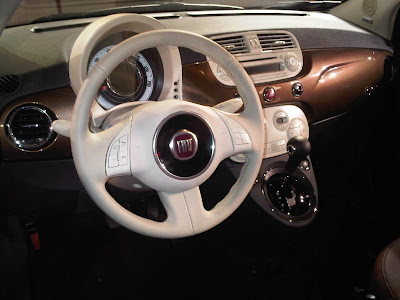 US Fiat 500 Lounge dashboard- First North American image