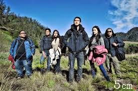 OST 5 cm : Di Atas Awan (Nidji)