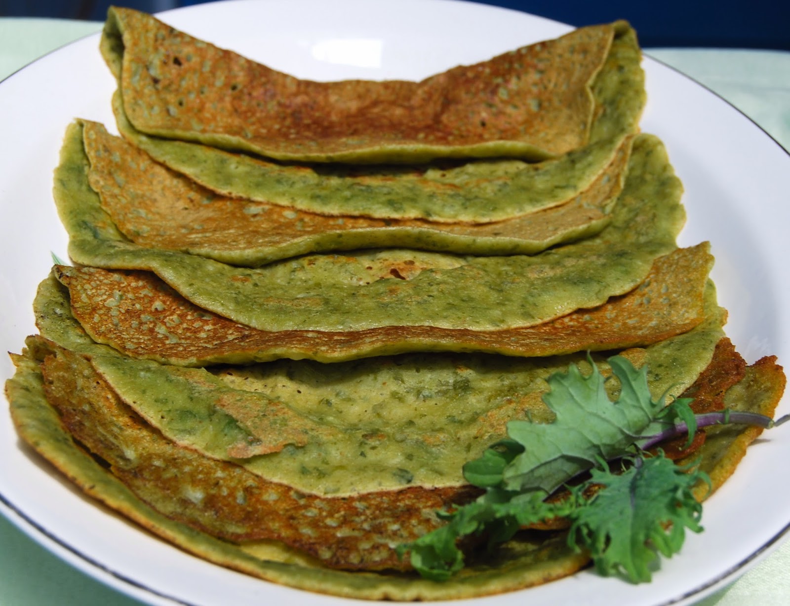 These gluten-free Kale Crepes are delicious, protein-rich eats perfect ...