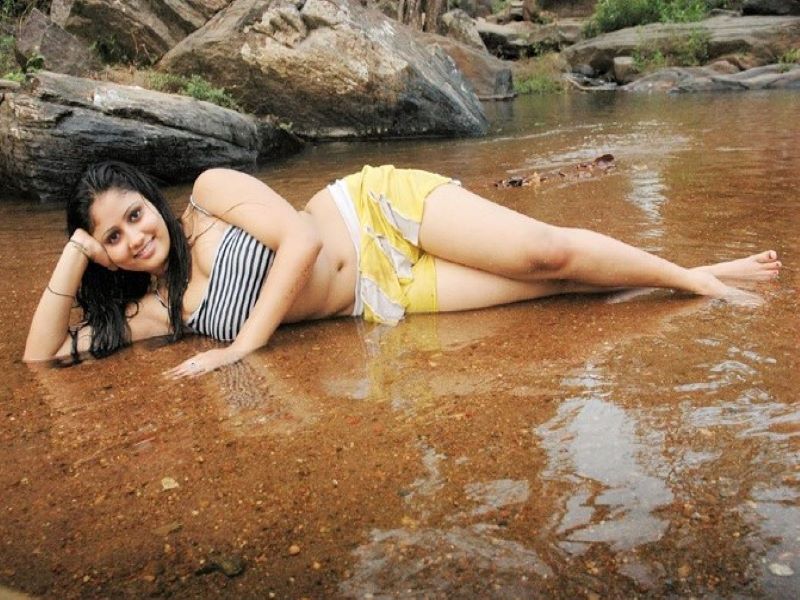 Amrutha Valli Hot Tamil Actress Navel Photos Images Stills