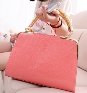 7234 pink - 180 RIBU - Material PU Leather Bottom Widht 30 Cm Height 20 Cm Thickness 10 Cm Strap Adjustable Weight 0.75-