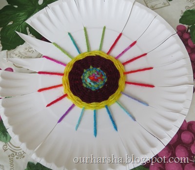 Paper Plate Weaving (6)