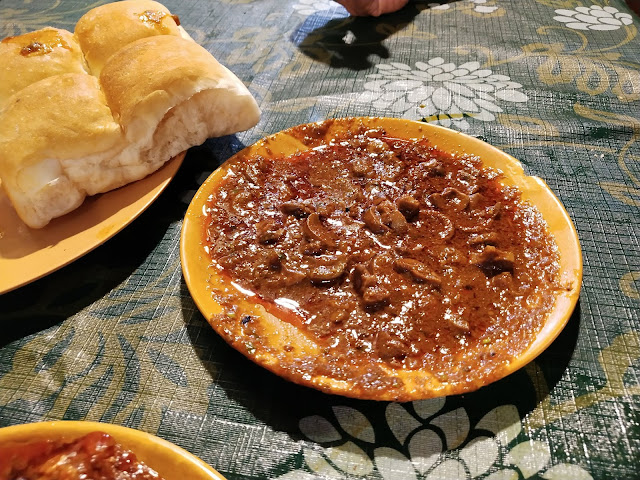 Dry Masala Gravies at Bade Miyan - Mutton Masala Mohammed Ali Road