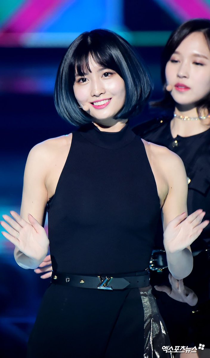 TWICE Momo Garners Attention With Her Adorable Hairstyle 