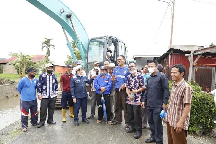  Memenimalisir potensi Banjir, Wako AJB pantau langsung Normalisasi Sungai Air Sempit