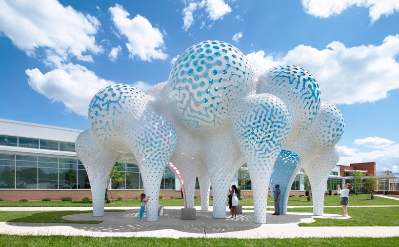 Formas de nube forman los pilares de los sueños de THEVERYMANY