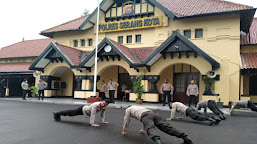 Tingkatkan Stamina Tubuh, Jajaran Polres Serang Kota Lakukan Olahraga Ringan