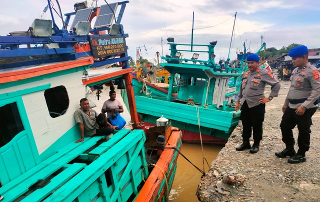Sambangi Nelayan, Kasat Polairud Polres Aceh Timur Siap, Sigap Layani Laporan Situa