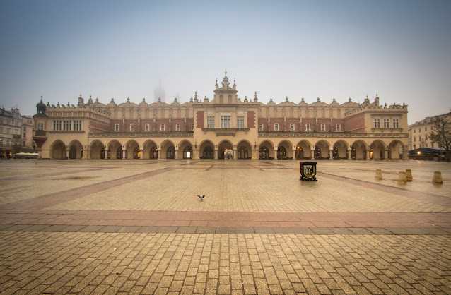 Fondaco dei tessuti-Rynek Glowny-Cracovia