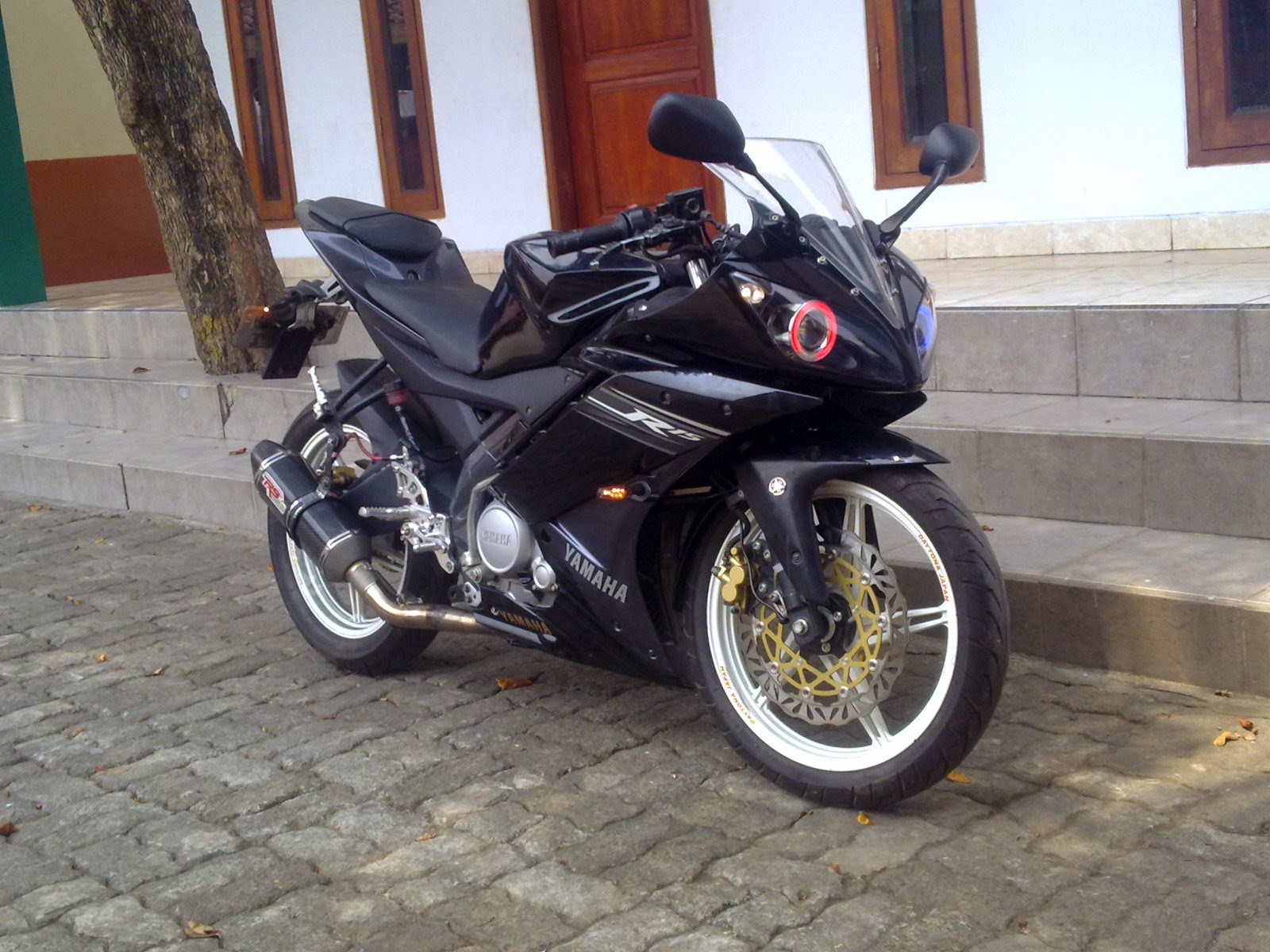 Modifikasi Yamaha Vixion Ala Moto Gp