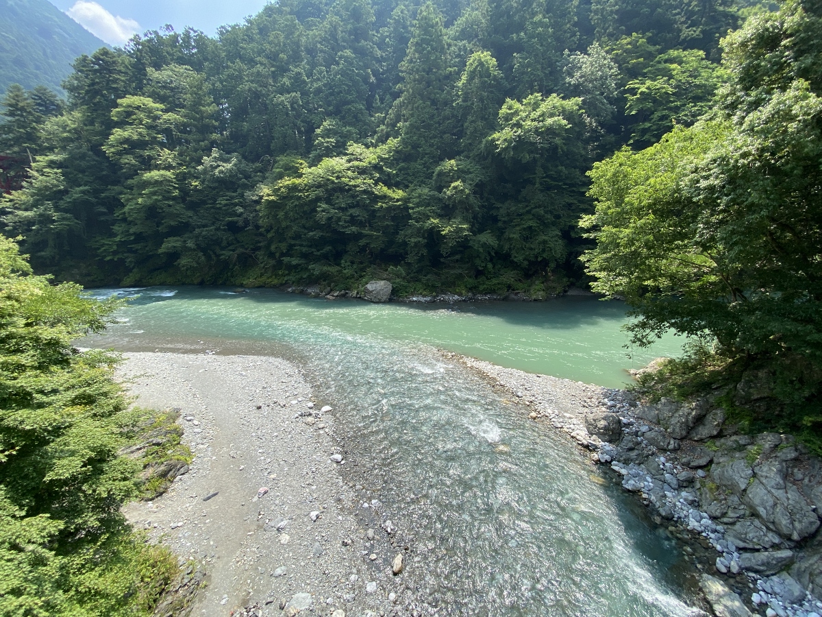 サイクリングツアー レンタル Trekkling トレックリング 奥多摩 青梅 火照ったカラダは渓谷でクールダウン 夏は水着を持ってサイクリング